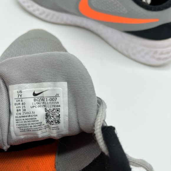 Nike revolution size 8.5 in women - Picture 5 of 6